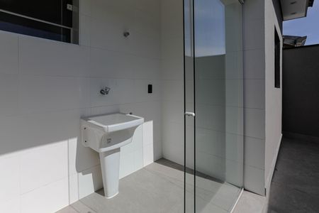 Casa para alugar com 130m², 2 quartos e 3 vagas Casa para alugar com 130m², 2 quartos e 3 vagasÁrea de Serviço
