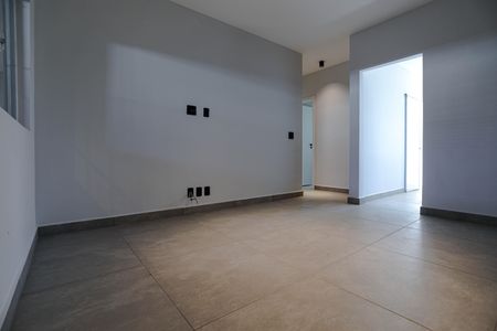 Casa para alugar com 130m², 2 quartos e 3 vagas Casa para alugar com 130m², 2 quartos e 3 vagasSala