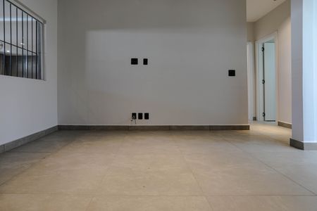 Casa para alugar com 130m², 2 quartos e 3 vagas Casa para alugar com 130m², 2 quartos e 3 vagasSala
