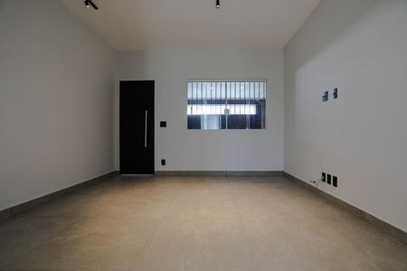 Casa para alugar com 130m², 2 quartos e 3 vagas Casa para alugar com 130m², 2 quartos e 3 vagasSala
