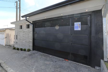 Casa para alugar com 130m², 2 quartos e 3 vagas Casa para alugar com 130m², 2 quartos e 3 vagasFachada