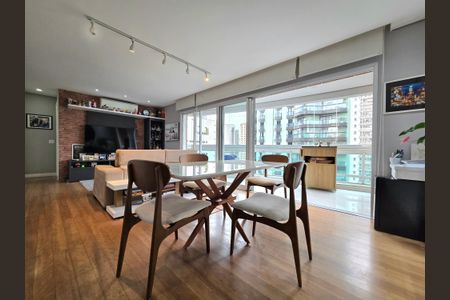 Apartamento à venda com 105m², 2 quartos e 2 vagas Apartamento à venda com 105m², 2 quartos e 2 vagasSala