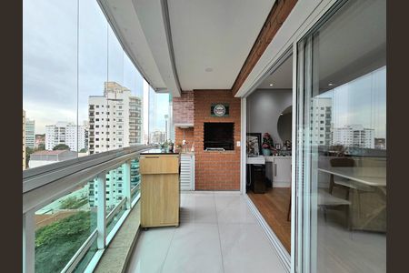 Apartamento à venda com 105m², 2 quartos e 2 vagas Apartamento à venda com 105m², 2 quartos e 2 vagasVaranda