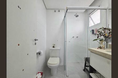 Apartamento à venda com 105m², 2 quartos e 2 vagas Apartamento à venda com 105m², 2 quartos e 2 vagasBanheiro da Suíte 2