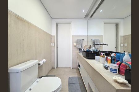 Apartamento à venda com 105m², 2 quartos e 2 vagas Apartamento à venda com 105m², 2 quartos e 2 vagasBanheiro da Suíte 1