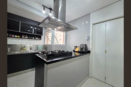 Apartamento à venda com 105m², 2 quartos e 2 vagas Apartamento à venda com 105m², 2 quartos e 2 vagasCozinha