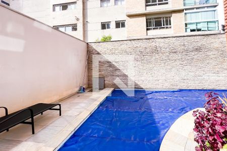 Apartamento à venda com 105m², 2 quartos e 2 vagas Apartamento à venda com 105m², 2 quartos e 2 vagasÁrea comum - Piscina