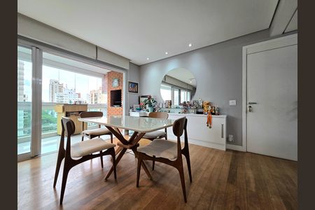 Apartamento à venda com 105m², 2 quartos e 2 vagas Apartamento à venda com 105m², 2 quartos e 2 vagasSala