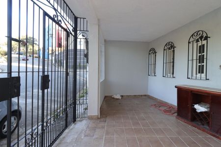 Casa à venda com 227m², 4 quartos e 2 vagasGaragem