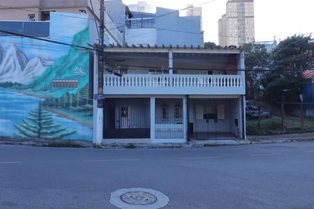 Casa à venda com 227m², 4 quartos e 2 vagasFachada