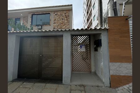 Casa à venda com 156m², 3 quartos e sem vagaFachada +  placa