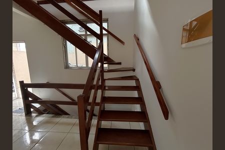 Casa à venda com 156m², 3 quartos e sem vagaEscada para o terraço