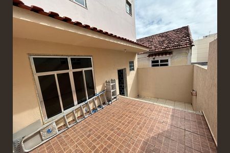 Casa à venda com 156m², 3 quartos e sem vagaÁrea comum