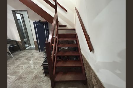 Casa à venda com 156m², 3 quartos e sem vagaEscada