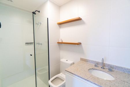 Apartamento para alugar com 65m², 2 quartos e 1 vaga Apartamento para alugar com 65m², 2 quartos e 1 vagaBanheiro da Suíte