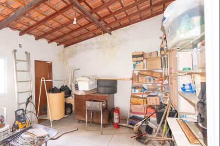 Casa à venda com 1500m², 2 quartos e 8 vagas Casa à venda com 1500m², 2 quartos e 8 vagasQuarto de Serviço