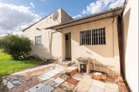 Casa à venda com 1500m², 2 quartos e 8 vagas Casa à venda com 1500m², 2 quartos e 8 vagasFachada