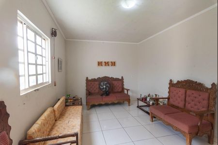 Casa à venda com 1500m², 2 quartos e 8 vagas Casa à venda com 1500m², 2 quartos e 8 vagasSala