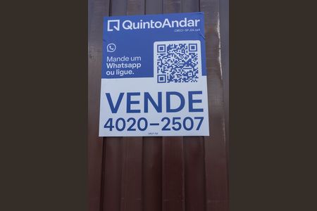 Casa à venda com 1500m², 2 quartos e 8 vagas Casa à venda com 1500m², 2 quartos e 8 vagasPlaquinha