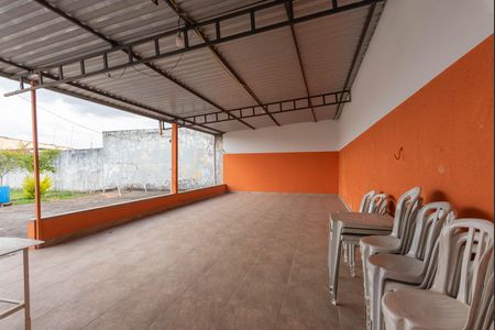 Casa à venda com 1500m², 2 quartos e 8 vagas Casa à venda com 1500m², 2 quartos e 8 vagas Salão de festas