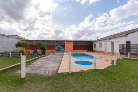 Casa à venda com 1500m², 2 quartos e 8 vagas Casa à venda com 1500m², 2 quartos e 8 vagasPiscina