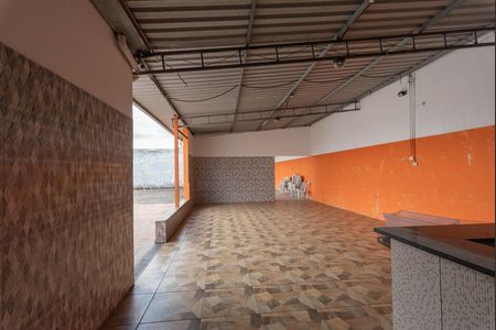 Casa à venda com 1500m², 2 quartos e 8 vagas Casa à venda com 1500m², 2 quartos e 8 vagas Salão de festas