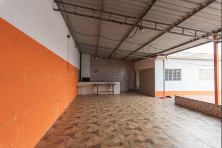 Casa à venda com 1500m², 2 quartos e 8 vagas Casa à venda com 1500m², 2 quartos e 8 vagas Salão de festas