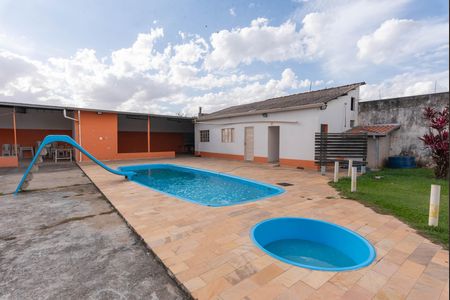 Casa à venda com 1500m², 2 quartos e 8 vagas Casa à venda com 1500m², 2 quartos e 8 vagasPiscina