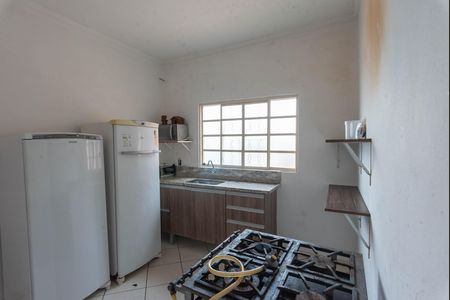 Casa à venda com 1500m², 2 quartos e 8 vagas Casa à venda com 1500m², 2 quartos e 8 vagasCozinha