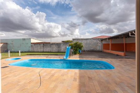 Casa à venda com 1500m², 2 quartos e 8 vagas Casa à venda com 1500m², 2 quartos e 8 vagasPiscina