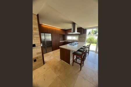 Casa de condomínio para alugar com 270m², 4 quartos e 2 vagasCozinha