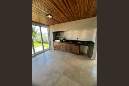 Casa de condomínio para alugar com 270m², 4 quartos e 2 vagasChurrasqueira