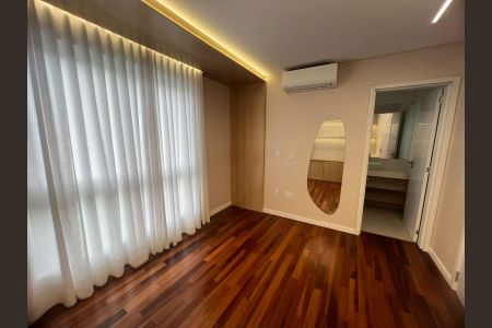 Casa de condomínio para alugar com 270m², 4 quartos e 2 vagasQuarto