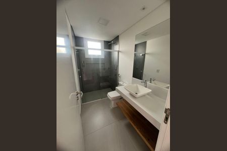 Casa de condomínio para alugar com 270m², 4 quartos e 2 vagasBanheiro