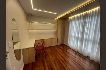 Casa de condomínio para alugar com 270m², 4 quartos e 2 vagasQuarto
