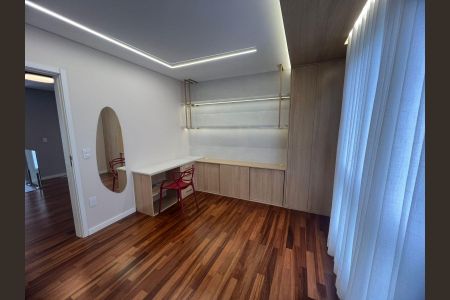 Casa de condomínio para alugar com 270m², 4 quartos e 2 vagasQuarto