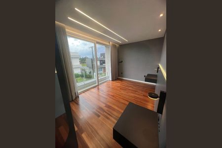 Casa de condomínio para alugar com 270m², 4 quartos e 2 vagasSala