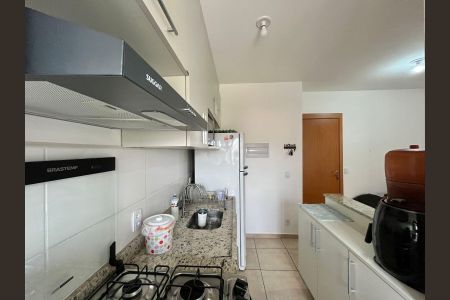 Apartamento à venda com 48m², 2 quartos e 1 vaga Apartamento à venda com 48m², 2 quartos e 1 vagaCozinha e Área de Serviço