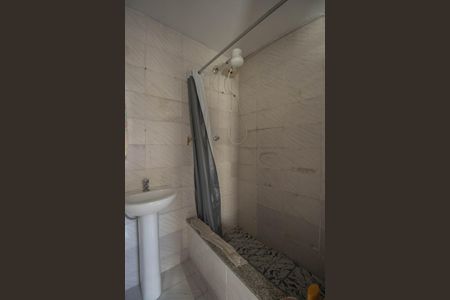 Casa de condomínio para alugar com 200m², 3 quartos e 1 vaga Casa de condomínio para alugar com 200m², 3 quartos e 1 vagaBanheiro 2
