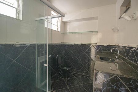 Casa de condomínio para alugar com 200m², 3 quartos e 1 vaga Casa de condomínio para alugar com 200m², 3 quartos e 1 vagaBanheiro da Suíte 1