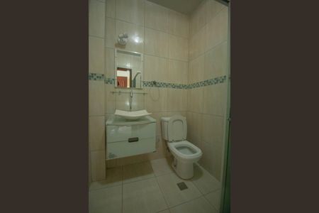 Casa de condomínio para alugar com 200m², 3 quartos e 1 vaga Casa de condomínio para alugar com 200m², 3 quartos e 1 vagaBanheiro