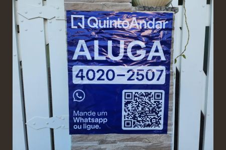 Casa de condomínio para alugar com 200m², 3 quartos e 1 vaga Casa de condomínio para alugar com 200m², 3 quartos e 1 vagaFachada