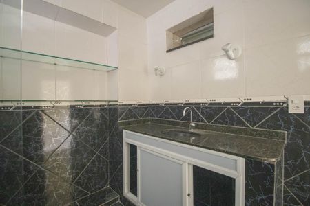 Casa de condomínio para alugar com 200m², 3 quartos e 1 vaga Casa de condomínio para alugar com 200m², 3 quartos e 1 vagaBanheiro da Suíte 1