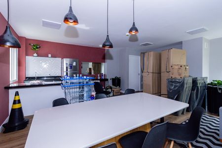 Apartamento para alugar com 37m², 1 quarto e sem vaga Apartamento para alugar com 37m², 1 quarto e sem vagaÁrea comum - Salão de festas
