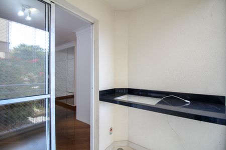 Apartamento à venda com 64m², 3 quartos e 1 vaga Apartamento à venda com 64m², 3 quartos e 1 vagaVaranda