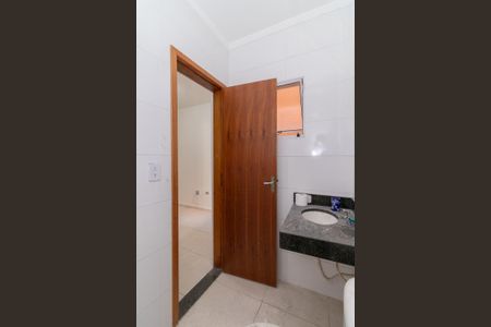 Casa de condomínio para alugar com 55m², 2 quartos e 1 vaga Casa de condomínio para alugar com 55m², 2 quartos e 1 vagaBanheiro da Suíte 1