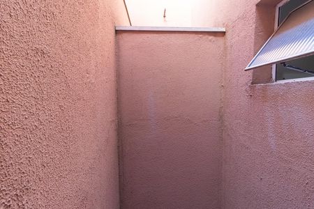 Vista da Suíte 1 de casa de condomínio para alugar com 2 quartos, 55m² em Vila Pierina, São Paulo