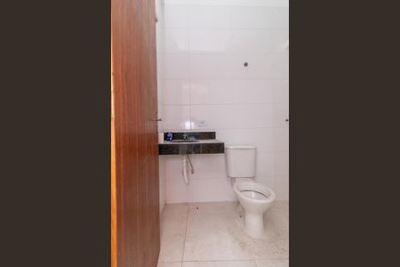 Casa de condomínio para alugar com 55m², 2 quartos e 1 vaga Casa de condomínio para alugar com 55m², 2 quartos e 1 vagaBanheiro da Suíte 1