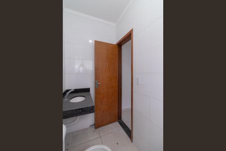 Casa de condomínio para alugar com 55m², 2 quartos e 1 vaga Casa de condomínio para alugar com 55m², 2 quartos e 1 vagaBanheiro da Suíte 2