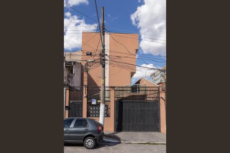 Casa de condomínio para alugar com 55m², 2 quartos e 1 vaga Casa de condomínio para alugar com 55m², 2 quartos e 1 vagaFachada